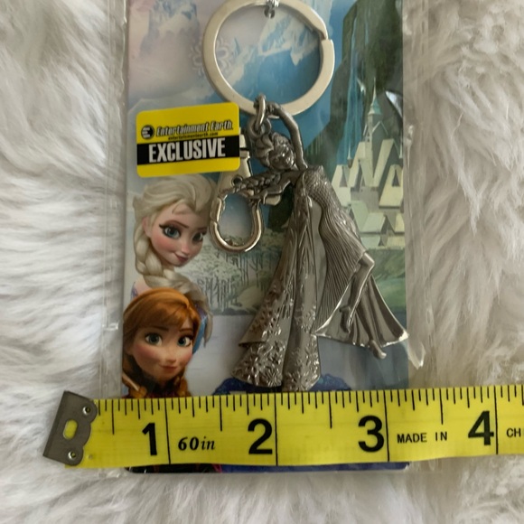 DISNEY FROZEN ELSA 4 1/2” pewter keychain NIB NWT - Picture 6 of 7